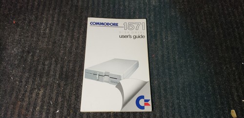 Commodore 1571 disk drive - disk,