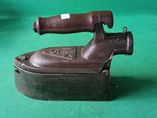 ANTICO FERRO DA STIRO IN GHISA FERRO MANICO LEGNO A CARBONE NK5. CK55