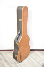 Chitarra classica Yamaha CG-40A, Fodero rigido Compresa