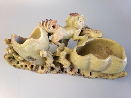 Chinese carved stone figurine - carved,