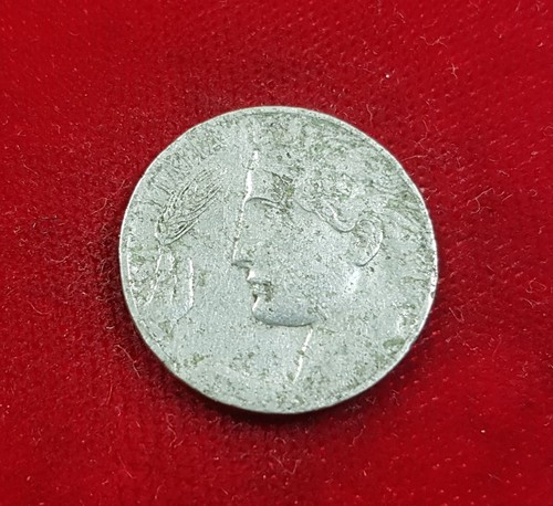 Moneta centesimi italia - moneta,