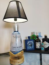 Lampada a levitazione Magnetica Fatta Con Bottiglia Di Gin