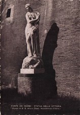 26-12B) CARTOLINA FORTE MARMI STATUA VITTORIA ARTURO DAZZI ACCADEMICO VIAGGIATA
