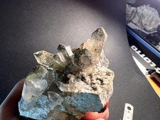 CLUSTER DI QUARZO VERDE CON CLORITE DEL MONTE BIANCO FRANCIA