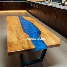 Tavolo da pranzo in resina