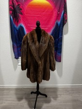Cappotto corto in pelliccia di