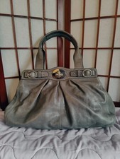 Borsa a tracolla Coach Mia in pelle grigia invecchiata plissettata chiusura a scatto