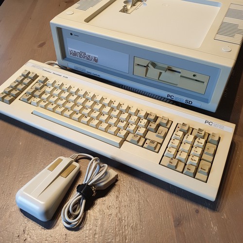 Amstrad pc1512 tastiera - +,