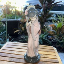 Statuina Lladro crisantemo