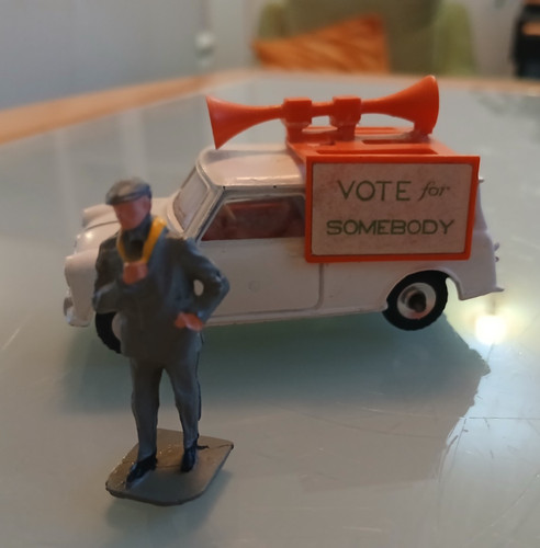 Dinky toys 492 - dinky,