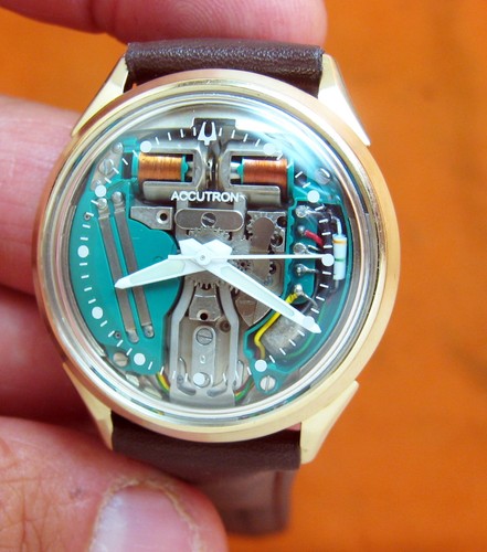214 accutron spaceview 10kt