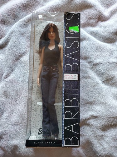 Barbie basics black - black, label