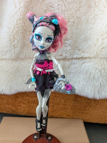Poupée monster high - monster,