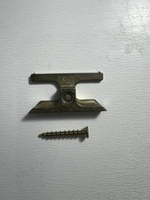 Rincontro Chiusura AUBI X infisso In PVC/Legno giallo/oro.