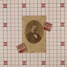 Albumina carte de visite Ritratto uomo Elegante Papillon Giacca Ovale ND ~1860