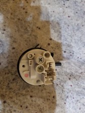 Pressostato per lavatrice codice 461971077021 ricambio originale Whirlpool Ignis