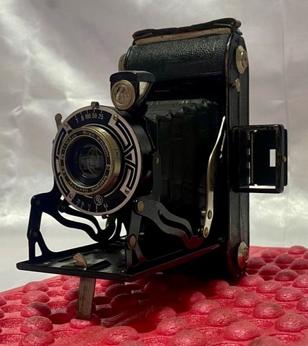 Antica macchina fotografica