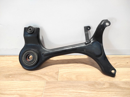 Staffa supporto marmitta kymco - staffa,