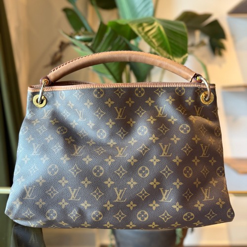 Louis vuitton monogram artsy - louis,