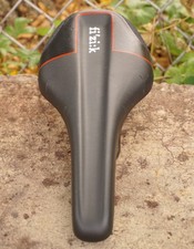 Sella Fizik Tundra M5 VS Manganese Rails XC Touring Mountain Bike 235G