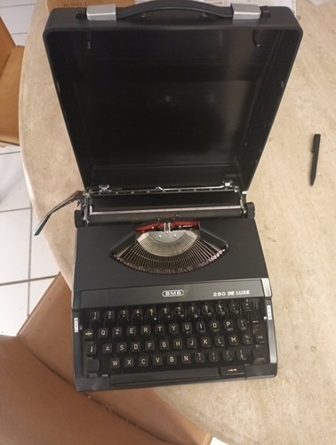 Macchina scrivere portatile - macchina,