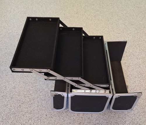 Tiered make case - tiered, glitter