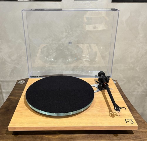 Rega planar light - rega, oak