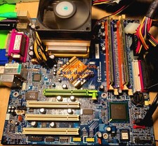 GIGABYTE GA-8IG1000MK usato 1