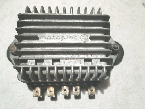 Regolatore tensione - regolatore,