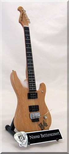 Nuno bettencourt miniatura - nuno,