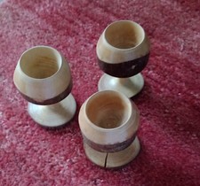 Set 3 portauovo in legno. Anni 60.