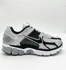 Nike ZOOM VOMERO 5 Metallic