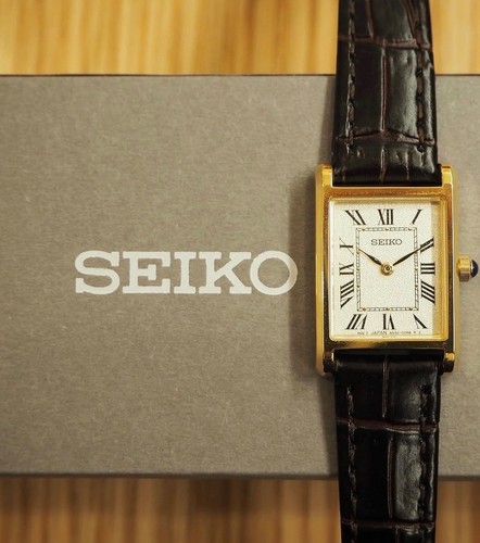 Seiko sseh002 gold - tone, square