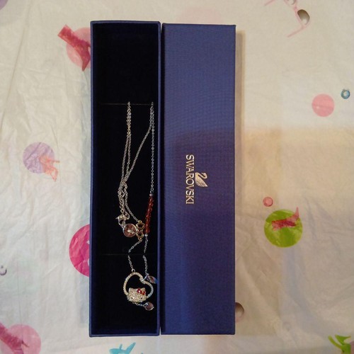 Collana con ciondolo mela