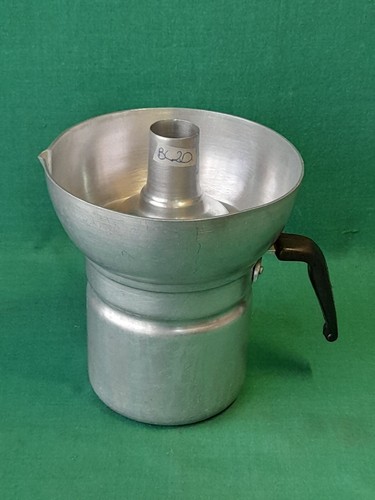 Vecchio bollilatte bollitore - vecchio,