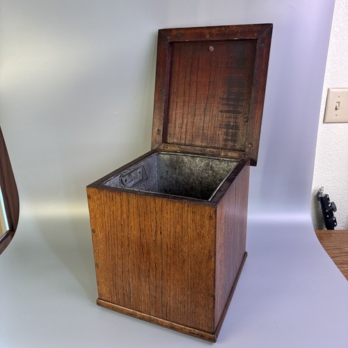 Antico refrigeratore vino
