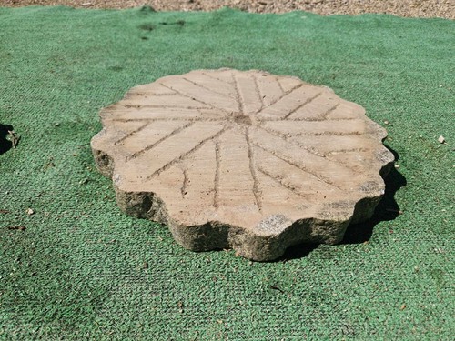 Particolare rosone pietra - particolare, in