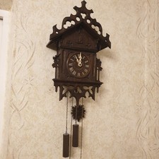Antico orologio a cucù