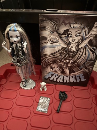 Frankie reel drama monster - frankie,