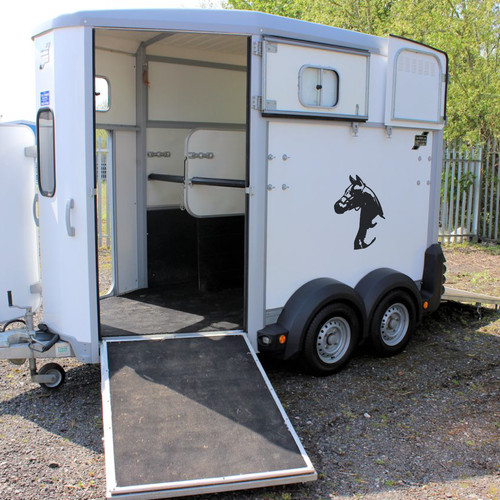 Horses head horsebox pony - horses,
