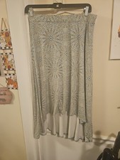 Gonna corta davanti lunga