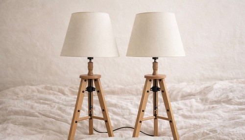 Lampada tavolo treppiede - tavolo,