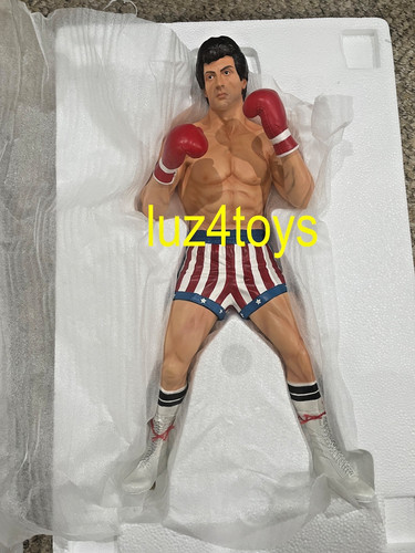 Statua hollywood collectibles - statua,