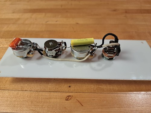 Cablaggio per chitarra basso