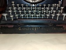 MACCHINA PER SCRIVERE OLIVETTI