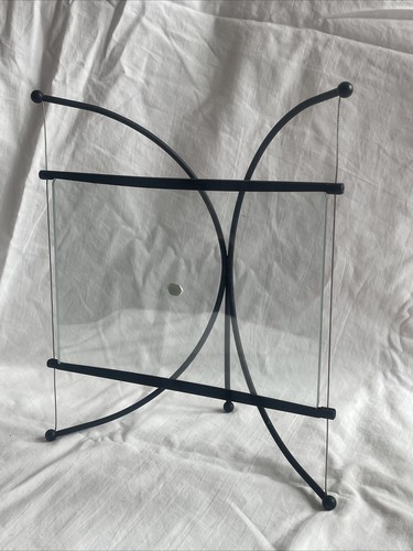 Metal framed picture - framed, 7”