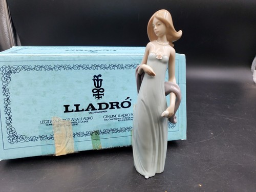 Lladro 5487 ingenue - "ingenue", elegant