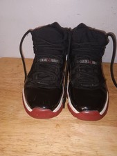 NIKE AIR JORDAN 11 BRED RETRO