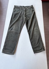 Yves Saint Laurent –