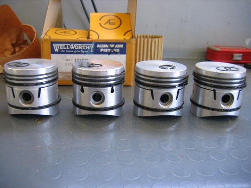 Pistoni completi ford taunus - pistoni,